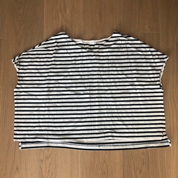 Black white striped v neck short sleeve crop top size medium cute chic - Picture 1 of 4